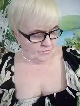 Snapshot of VioletSweet566 chatting on 02.22.25 VioletSweet566 online show from 02.22.25