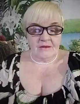 Snapshot of VioletSweet566 chatting on 02.22.25 VioletSweet566 online show from 02.22.25