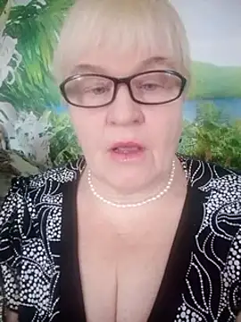 Snapshot of VioletSweet566 chatting on 02.26.25 VioletSweet566 online show from 02.26.25