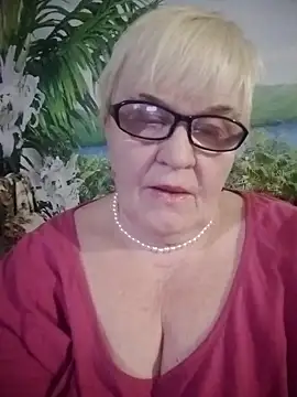 Snapshot of VioletSweet566 chatting on 02.26.25 VioletSweet566 online show from 02.26.25