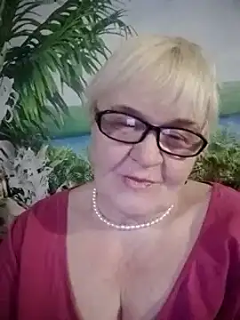 Snapshot of VioletSweet566 chatting on 02.26.25 VioletSweet566 online show from 02.26.25