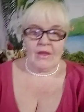 Snapshot of VioletSweet566 chatting on 02.28.25 VioletSweet566 online show from 02.28.25