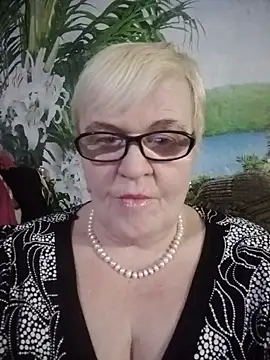 Snapshot of VioletSweet566 chatting on 03.05.25 VioletSweet566 online show from 03.05.25