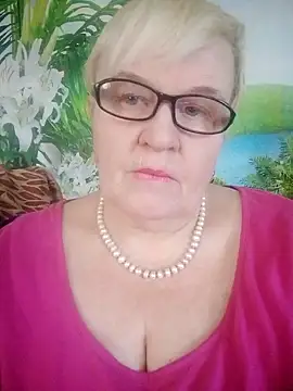 Snapshot of VioletSweet566 chatting on 03.08.25 VioletSweet566 online show from 03.08.25