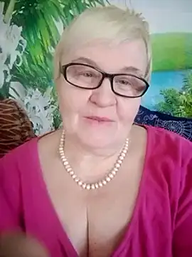 Snapshot of VioletSweet566 chatting on 03.08.25 VioletSweet566 online show from 03.08.25