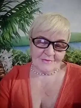 Snapshot of VioletSweet566 chatting on 03.09.25 VioletSweet566 online show from 03.09.25