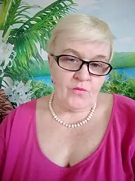 Snapshot of VioletSweet566 chatting on 03.10.25 VioletSweet566 online show from 03.10.25