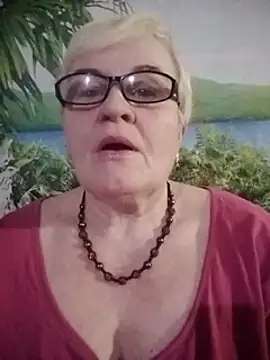 Snapshot of VioletSweet566 chatting on 03.15.25 VioletSweet566 online show from 03.15.25