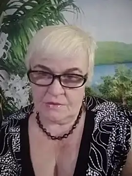 Snapshot of VioletSweet566 chatting on 03.16.25 VioletSweet566 online show from 03.16.25