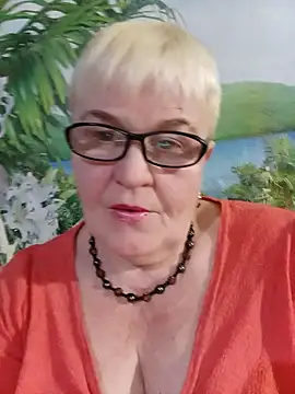 Snapshot of VioletSweet566 chatting on 03.20.25 VioletSweet566 online show from 03.20.25