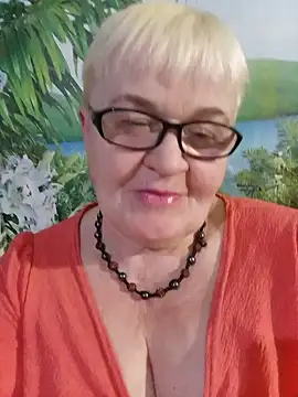 Snapshot of VioletSweet566 chatting on 03.20.25 VioletSweet566 online show from 03.20.25