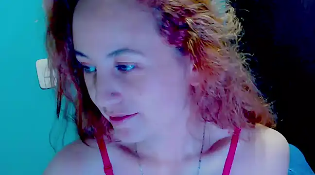 Snapshot of zoe_jones3 chatting on 12.17.24 zoe jones3 online show from 12.17.24