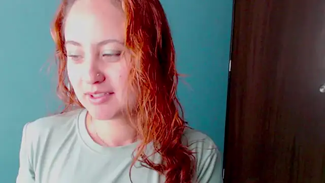 Snapshot of zoe_jones3 chatting on 01.28.25 zoe jones3 online show from 01.28.25