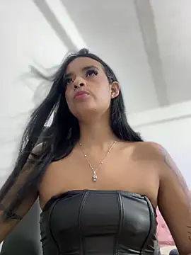 Laura fernandezII online show from 02.14.25