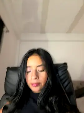 Laura fernandezII online show from 09.21.25