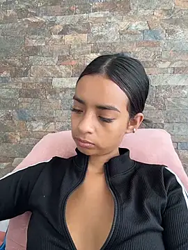 Laura fernandezII online show from 03.03.26