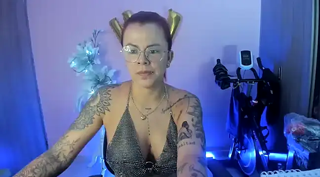 Snapshot of KAROL_MILF chatting on 12.07.24 KAROL MILF online show from 12.07.24