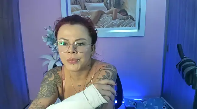 Snapshot of KAROL_MILF chatting on 01.25.25 KAROL MILF online show from 01.25.25