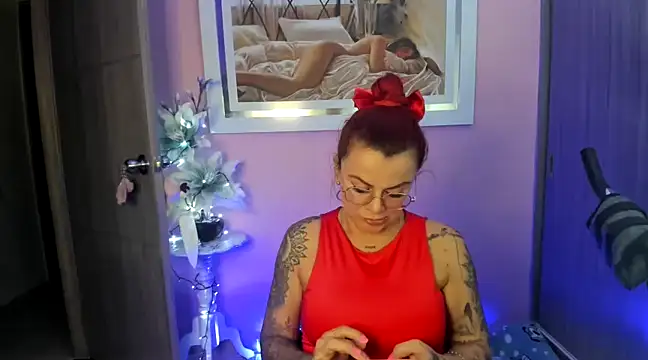 Snapshot of KAROL_MILF chatting on 02.08.25 KAROL MILF online show from 02.08.25