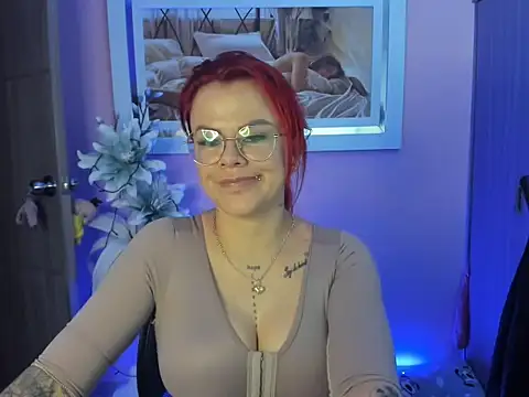 Snapshot of KAROL_MILF chatting on 03.18.25 KAROL MILF online show from 03.18.25