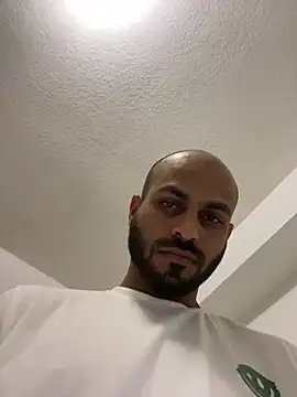 islandvybee55 online show from 12.14.24