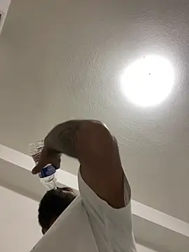 islandvybee55 online show from 03.14.25