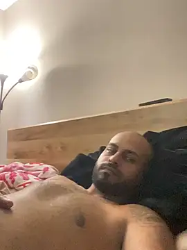 islandvybee55 online show from 04.02.26