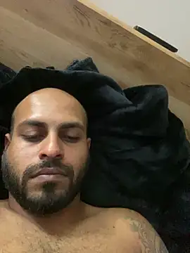 islandvybee55 online show from 04.05.26