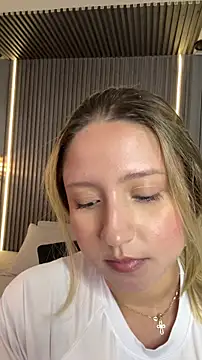 Snapshot of MiaPetit_ chatting on 12.05.25 MiaPetit online show from 12.05.25