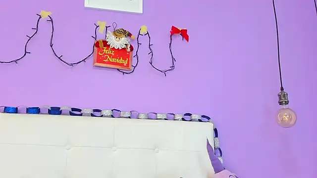 Snapshot of Charlotte11-11 chatting on 12.04.25 Charlotte11-11 online show from 12.04.25