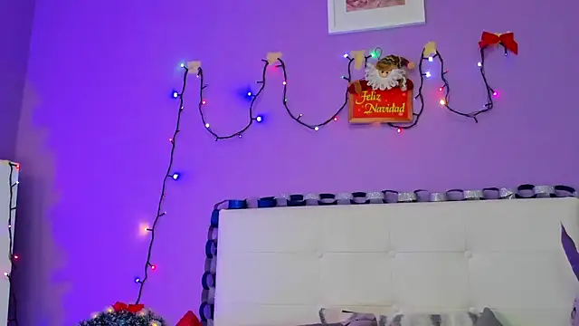 Snapshot of Charlotte11-11 chatting on 12.05.25 Charlotte11-11 online show from 12.05.25