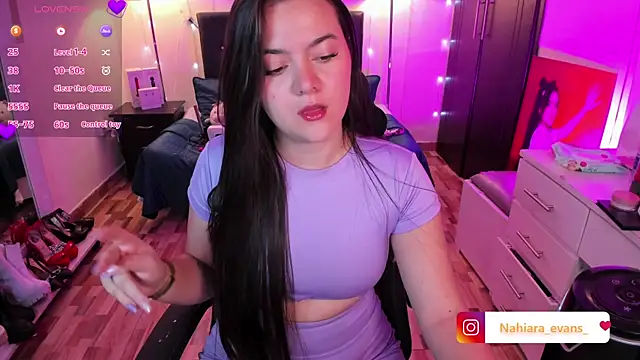 NahiaraEvans  online show from 01.18.26