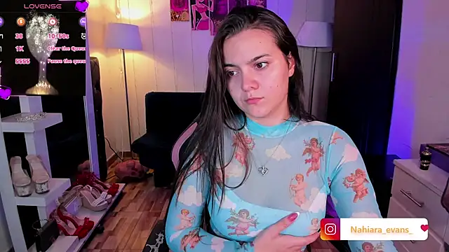 NahiaraEvans  online show from 07.12.26