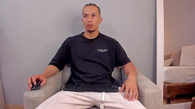 Snapshot of Dominick_star chatting on 11.09.25 Dominick star online show from 11.09.25