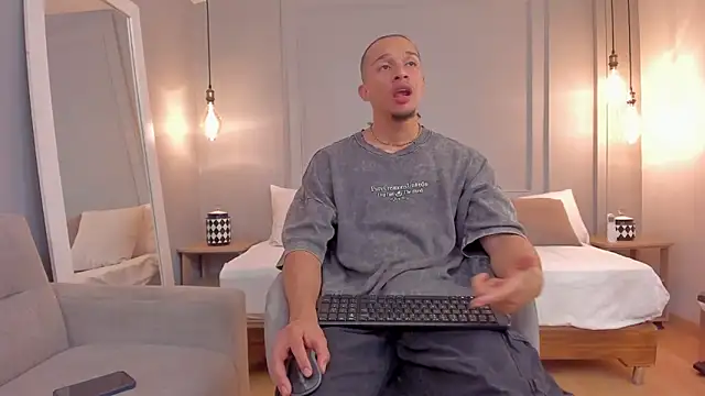 Snapshot of Dominick_star chatting on 11.10.25 Dominick star online show from 11.10.25