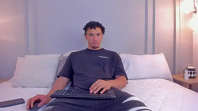 Snapshot of Dominick_star chatting on 12.04.25 Dominick star online show from 12.04.25