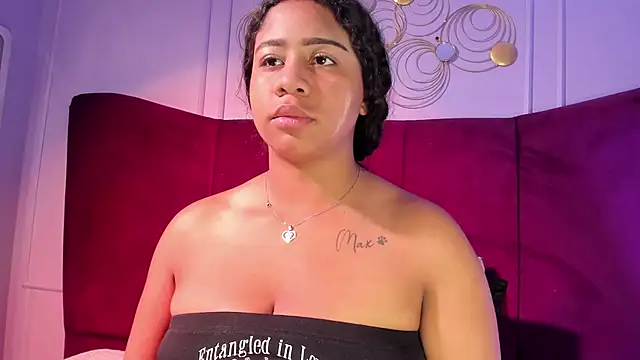 Sofi Fox  online show from 04.04.26