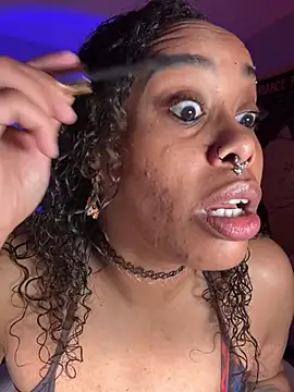 loveluna8 online show from 02.20.25