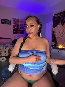 loveluna8 online show from 03.15.25