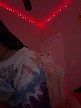 loveluna8 online show from 10.20.25