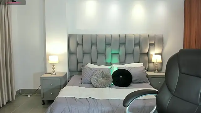 Snapshot of sarita_evanss chatting on 10.26.25 sarita evanss online show from 10.26.25