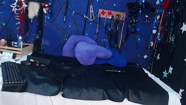 Snapshot of gretahardsex chatting on 02.15.25 gretahardsex online show from 02.15.25