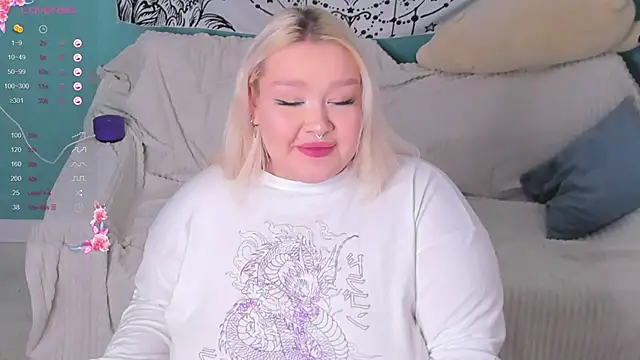 LilyBelll online show from 01.05.25