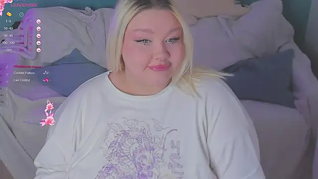 LilyBelll online show from 03.18.25