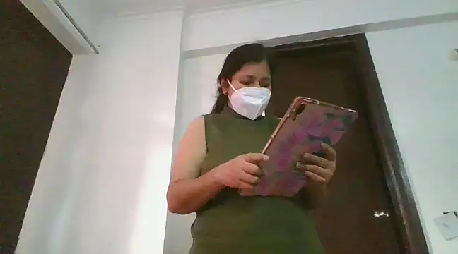 Snapshot of cutiecatty21 chatting on 12.04.24 cutiecatty21 online show from 12.04.24