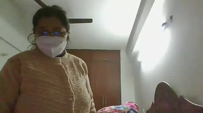 Snapshot of cutiecatty21 chatting on 12.14.24 cutiecatty21 online show from 12.14.24