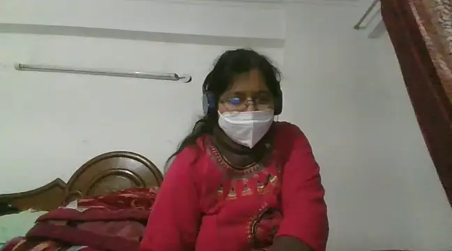 Snapshot of cutiecatty21 chatting on 12.31.24 cutiecatty21 online show from 12.31.24