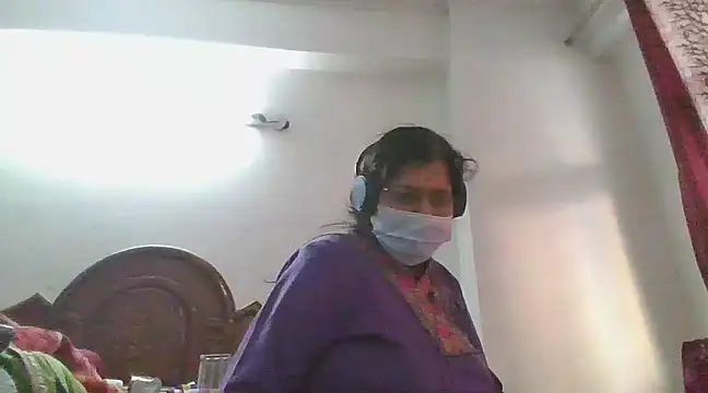 Snapshot of cutiecatty21 chatting on 02.14.25 cutiecatty21 online show from 02.14.25