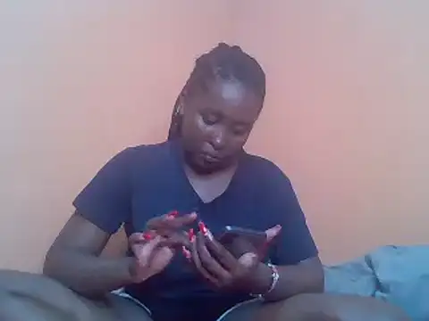 Moonfades online show from 02.04.25