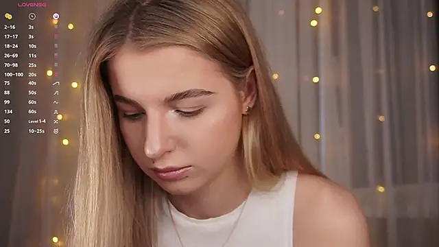 Snapshot of Sunshine_Diana chatting on 12.11.24 Sunshine Diana online show from 12.11.24